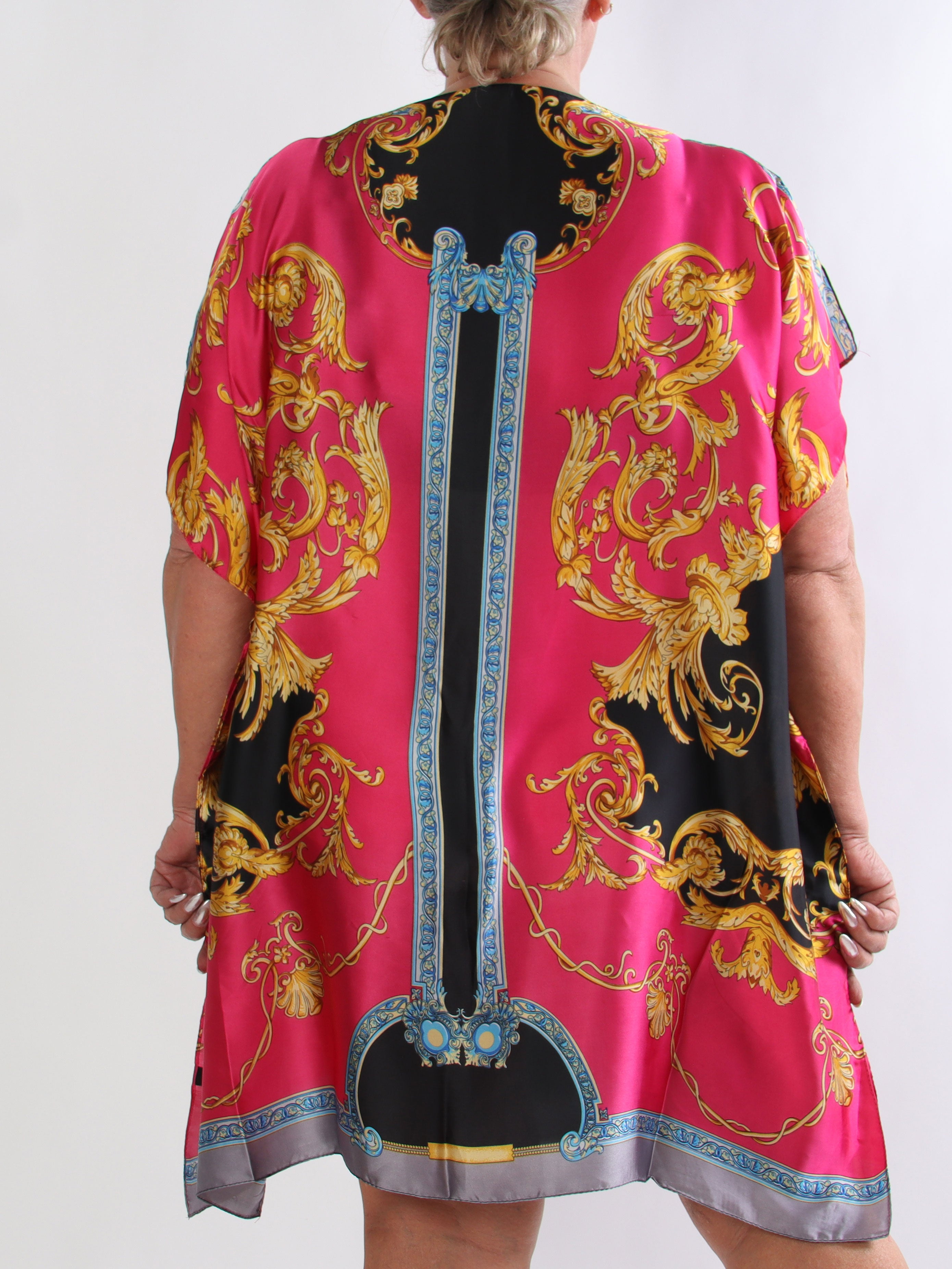 Angelika - Eksklusiv plus size tunikakjole i en blød blanding af viskose og silke